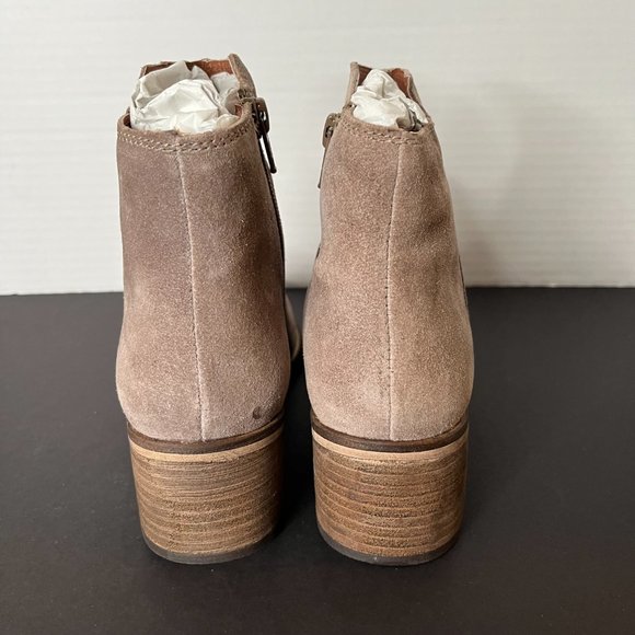 Seychelles Hawthorn Suede Ankle Bootie - Picture 5 of 11